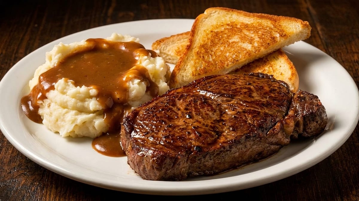 Texas Monthly: Highway 6 road trip